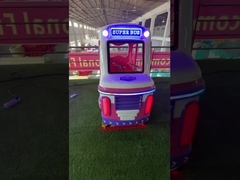 Met munten aangedreven rockingcars Dynamische muziek en vrolijke liederen voor kinderen