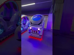 Met munten aangedreven rockingcars Dynamische muziek en vrolijke liederen voor kinderen