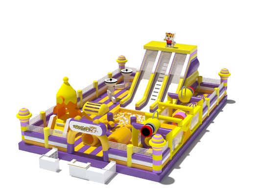 Tiger Fun Park speeltuin met grote glijbanen en obstakels