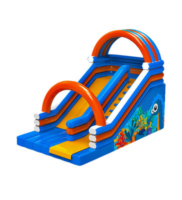 Kinderen pretpark opblaasbare glijbaan met boog te huur
