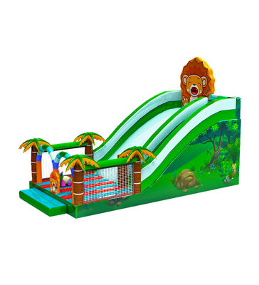 Kinderen pretpark opblaasbaar bos palmbomen glijbaan te huur