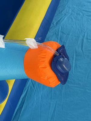 Polyester Oxford opblaasbare blauwe en oranje waterglijbaan voor kinderen pretpark