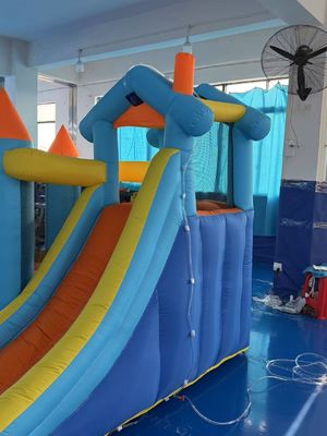 Polyester Oxford opblaasbare blauwe en oranje waterglijbaan voor kinderen pretpark