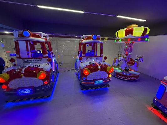 Met munten aangedreven rockingcars Dynamische muziek en vrolijke liederen voor kinderen